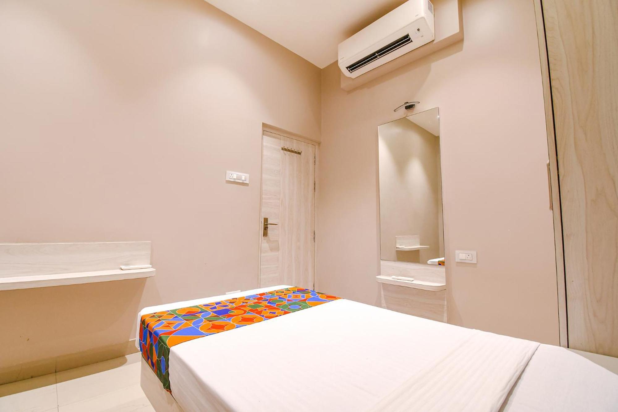 Fabhotel Kitchen Q Inn - Belaghata Calcutta Eksteriør billede